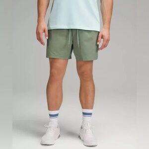 lululemon zeroed in short 5” Eucalyptus